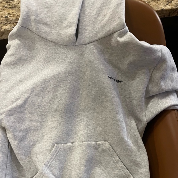 Kids size 10-12 sweater - Picture 2 of 2